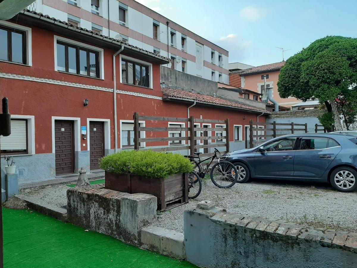 לאנס Albergue La Casona Del Peregrino מראה חיצוני תמונה